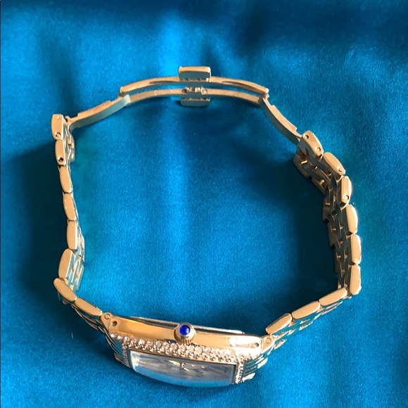 Gold and Swarovski watch - Picture 2 of 3